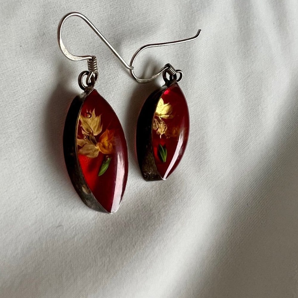 Vintage Dried Flowers Red Resin Sterling Silver Dangle Drop Hook Earrings - Picture 4 of 7